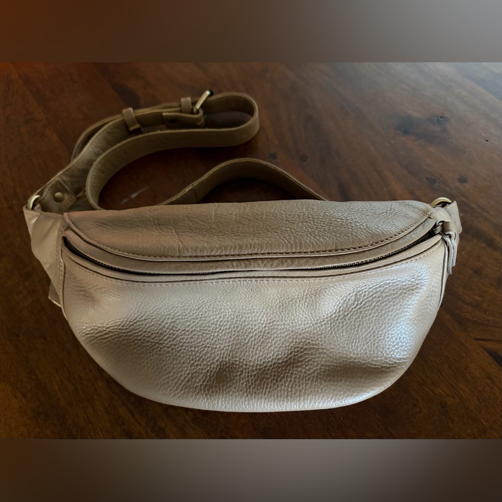 MANDRN Atlas Fanny Bum Bag in Taupe